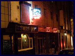Liverpool by night 07 - Swan Inn rock bar, Wood St